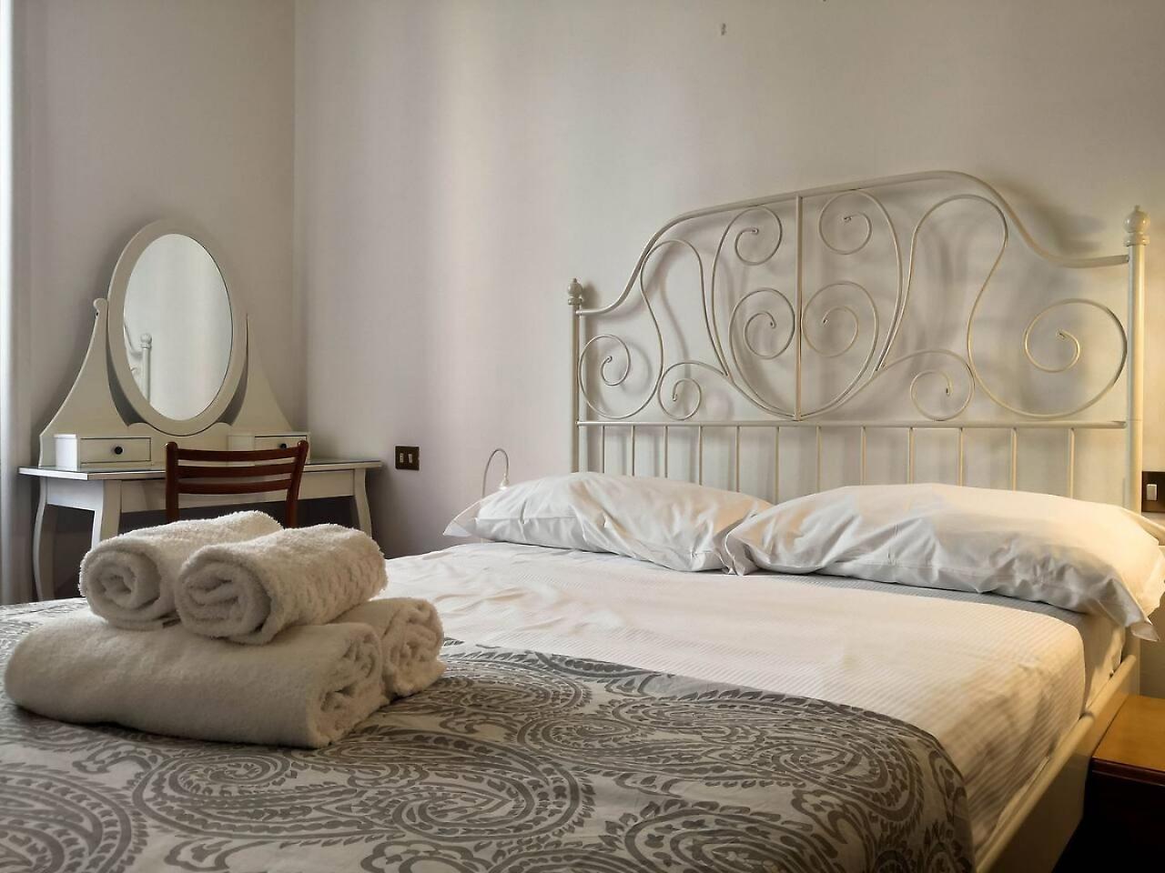 Joivy 1 Bedroom Next To Piazza Leonardo Da Vinci Apartment